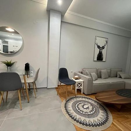 Ferienwohnung Acropolis Casa 2Bdr/2Bthr W/Hot Tub-3Mins To Plaka Athen Exterior foto