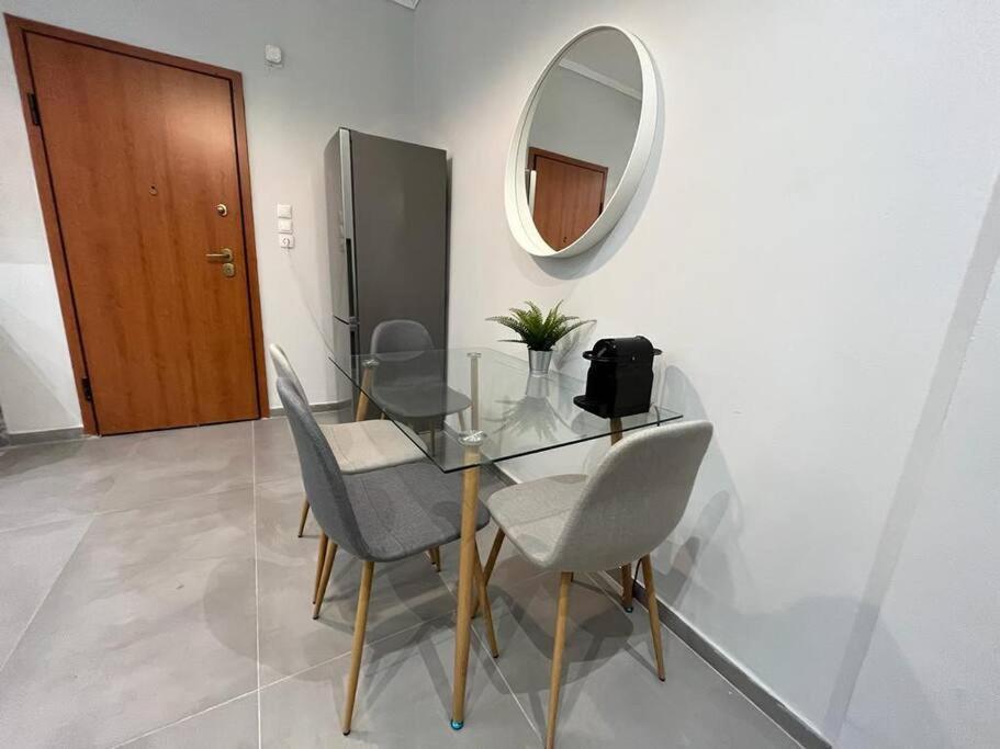 Ferienwohnung Acropolis Casa 2Bdr/2Bthr W/Hot Tub-3Mins To Plaka Athen Exterior foto
