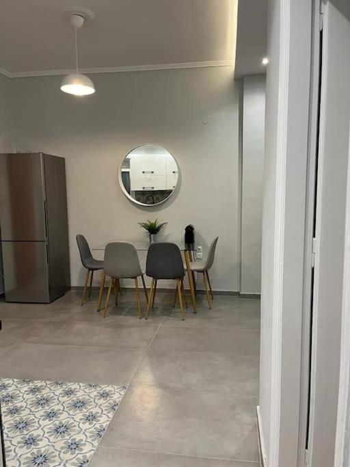 Ferienwohnung Acropolis Casa 2Bdr/2Bthr W/Hot Tub-3Mins To Plaka Athen Exterior foto