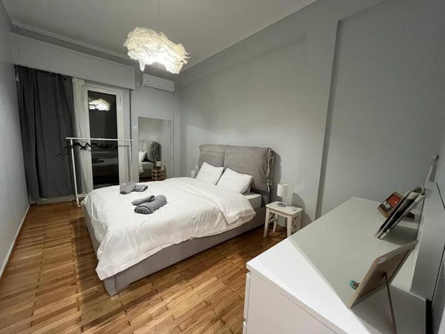 Ferienwohnung Acropolis Casa 2Bdr/2Bthr W/Hot Tub-3Mins To Plaka Athen Exterior foto